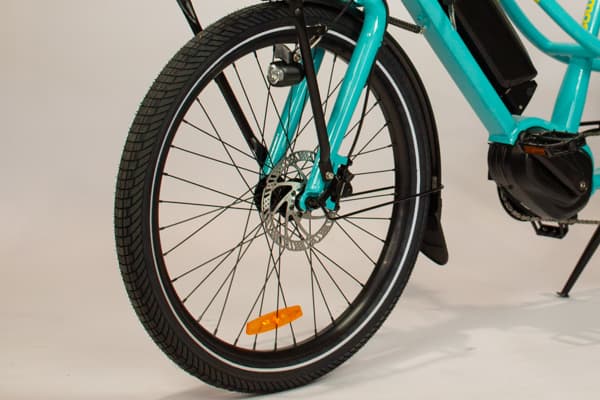 A puncture-resistant Kenda balloon tyre on a Tribe Evamos Longtail